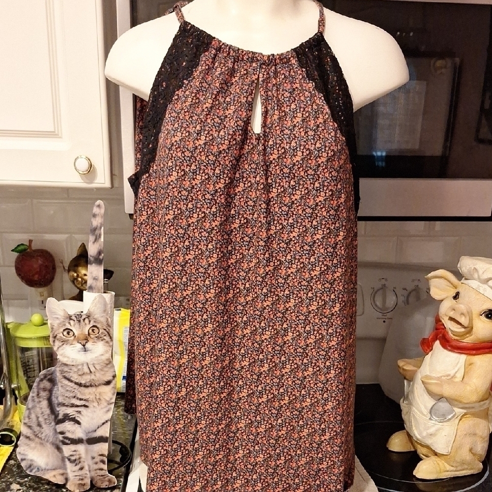 c Womens Cacique Sleeveless Stretch Floral Top Size 18/20
